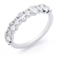 Alternating Size Oval Diamond Ring